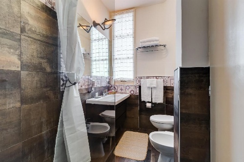 Piazza Di Spagna Fantastic Apartment image 1